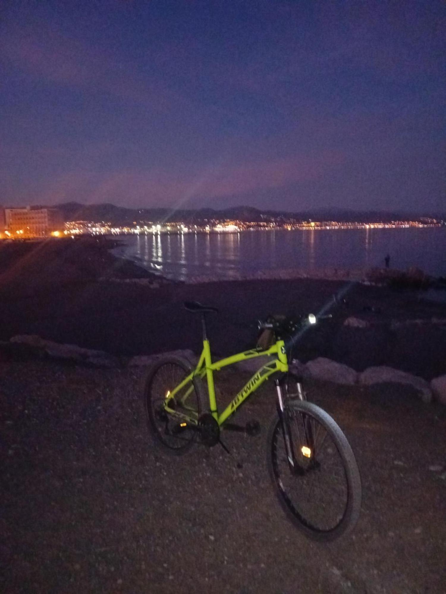 Apto A 5 Min A Pie De La Playa Малага Екстер'єр фото